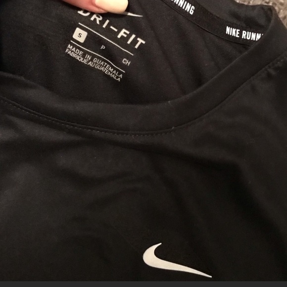 Nike top - Picture 2 of 4